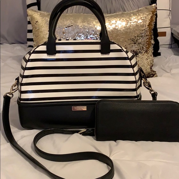 kate spade Handbags - SALE!!!!! ♠️ KATE SPADE PURSE ♠️